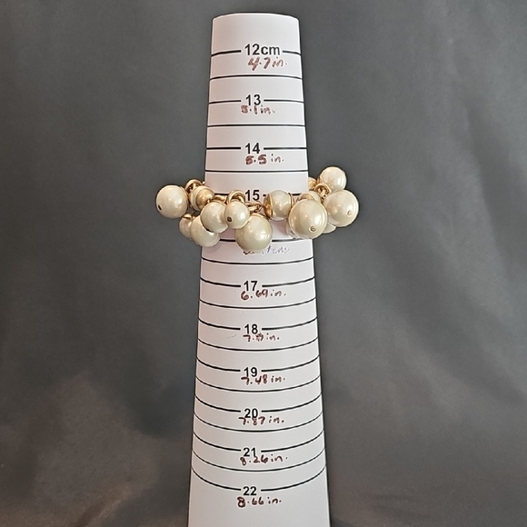 Stella & Dot Gold and White Pearl Bracelet - Picture 7 of 8